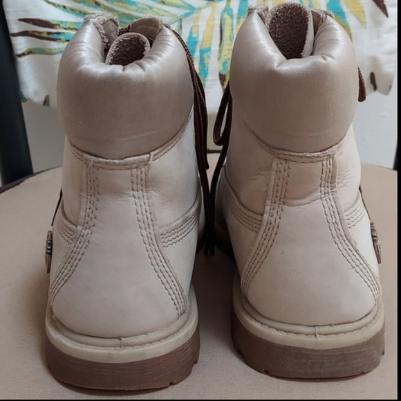 Timberland Boots, Size 7.5, Mushroom Taupe, Satin Heel, New Laces - Picture 4 of 12